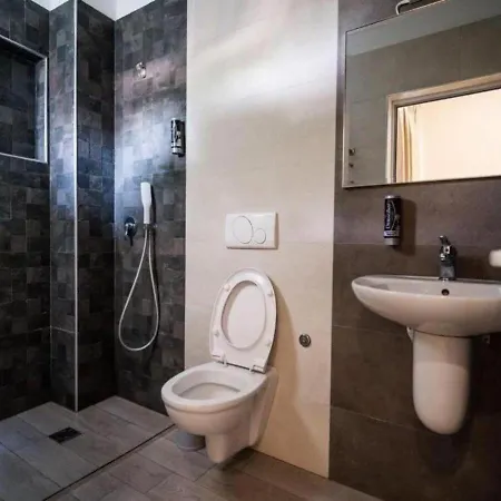 Hotel Freskia
